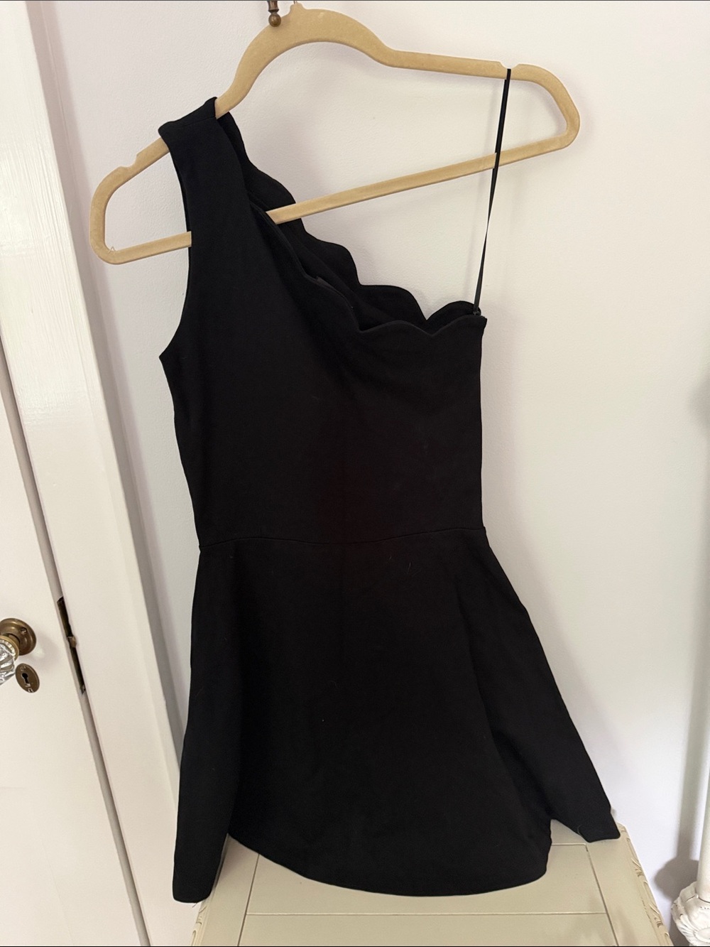 Aqua Black One-Shoulder Scallop Neck Tunic